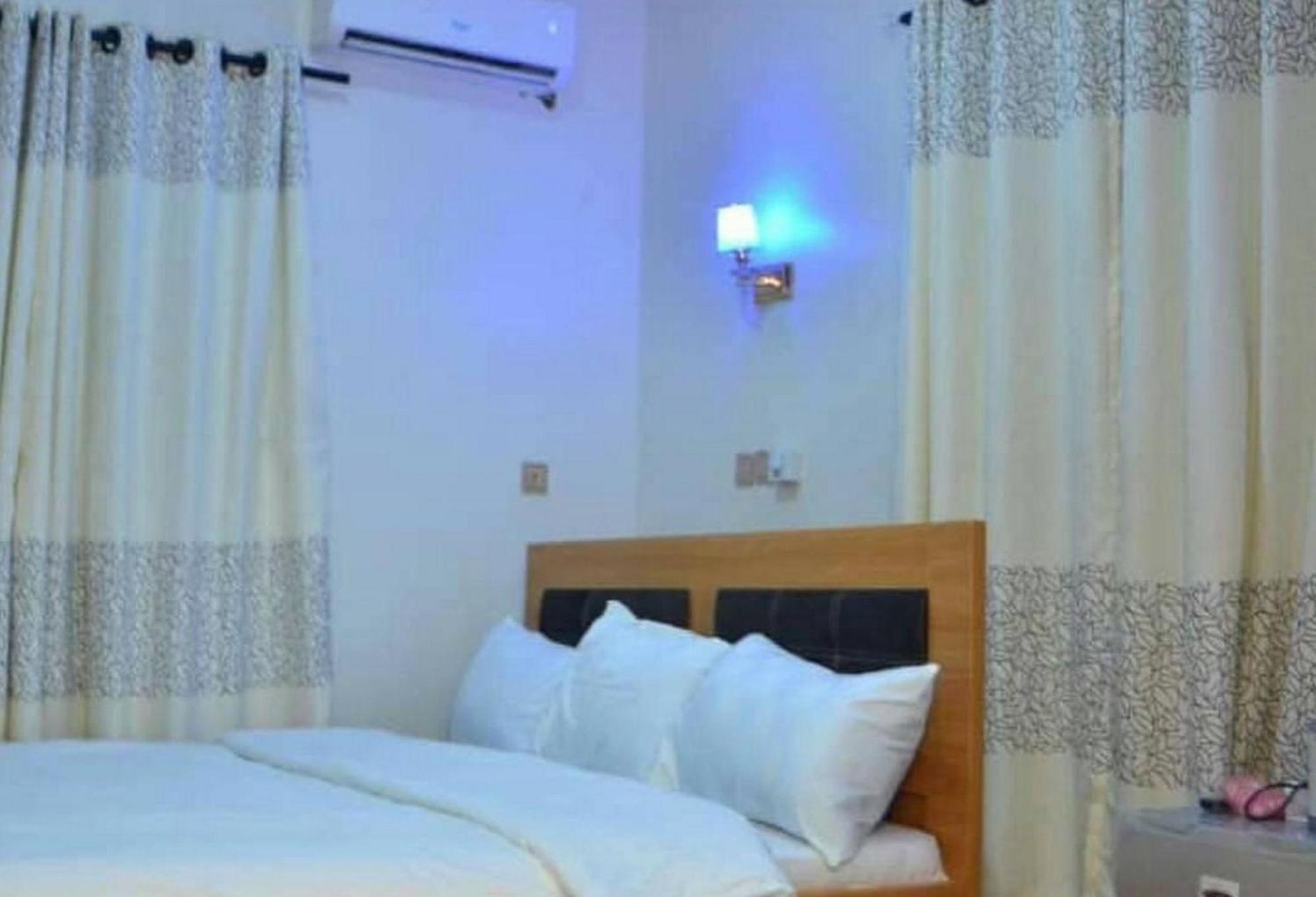 Room In Lodge - Seth Hotel Asaba Dış mekan fotoğraf